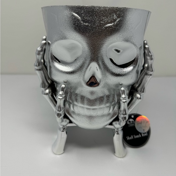 Halloween Skeleton Skull In Hands Candy Planter Bowl Silver Color NWT 5” X 7.5” - Picture 1 of 16